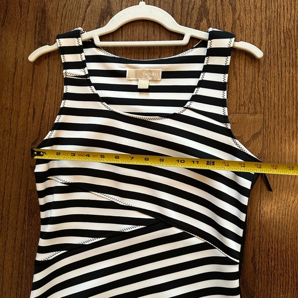 Michael Kors Black and White Sleeveless Sheath Dress - Picture 5 of 6